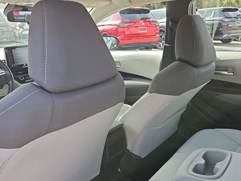 Used 2021 Toyota Corolla LE w/ LE Convenience Package image 12