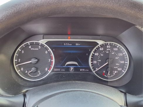 Used 2024 Nissan Sentra SV FWD image 18