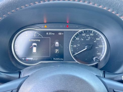 Used 2018 Nissan Kicks SR image 17