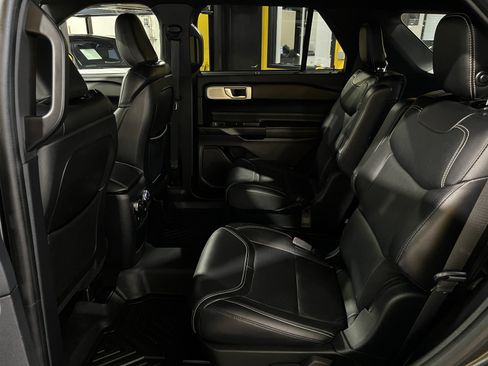 Used 2020 Ford Explorer ST w/ ST Street Pack image 18