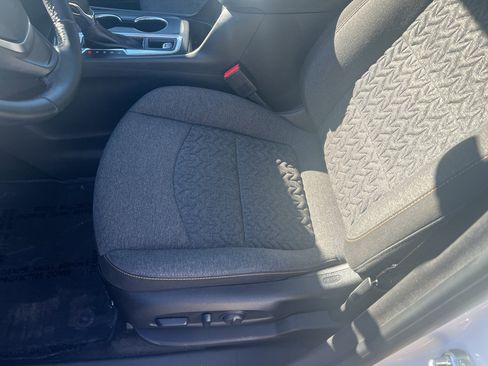 Used 2024 Chevrolet Equinox LT image 11