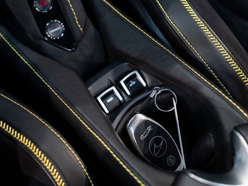 Used 2022 McLaren 720S Spider RWD image 25