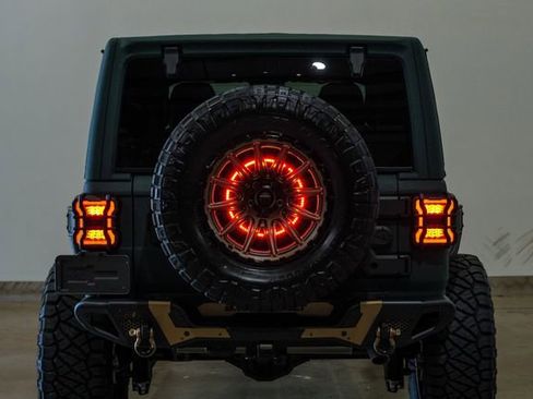 Used 2025 Jeep Wrangler Unlimited Rubicon w/ Technology Group image 49