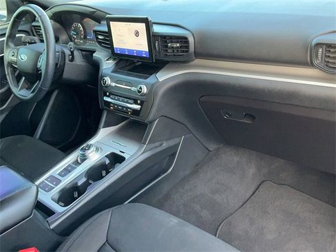 Used 2020 Ford Explorer XLT image 21