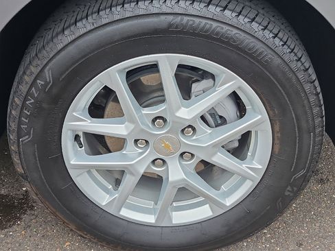 Used 2024 Chevrolet Equinox LS w/ LS Convenience Package image 7