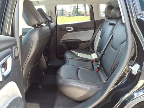 Used 2022 Jeep Compass Latitude w/ Sun and Sound Group AWD/4WD image 25