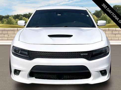 Used 2017 Dodge Charger R/T RWD image 3