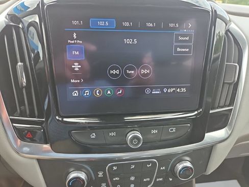 Used 2021 Chevrolet Traverse LT w/ LT Premium Package FWD image 29