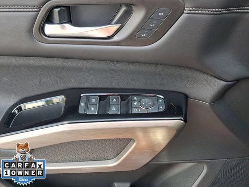Used 2023 Nissan Pathfinder Platinum AWD/4WD image 16
