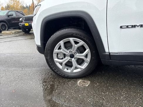 New 2026 Jeep Compass Latitude image 27