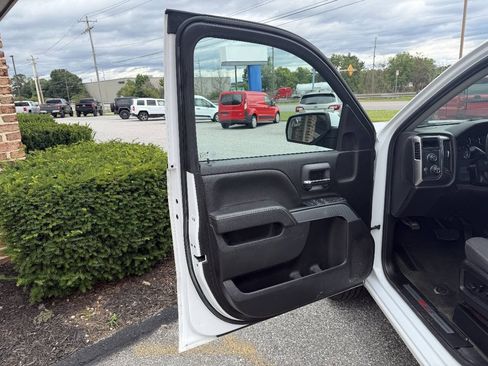 Used 2018 Chevrolet Silverado 1500 LT w/ All Star Edition AWD/4WD image 9