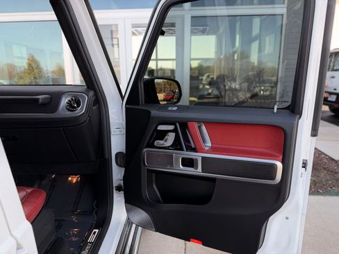 Used 2021 Mercedes-Benz G 550 w/ Exclusive Interior Package image 34