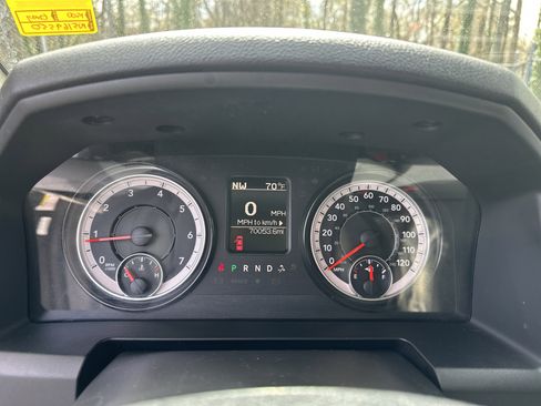 Used 2022 RAM 1500 Classic SLT image 29