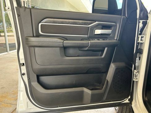 Used 2024 RAM 2500 Big Horn AWD/4WD image 36