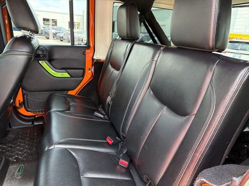 Used 2013 Jeep Wrangler Unlimited Rubicon w/ Dual Top Group AWD/4WD image 21