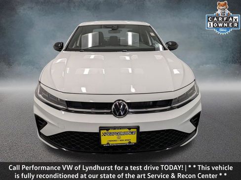 Used 2025 Volkswagen Jetta Sport image 2
