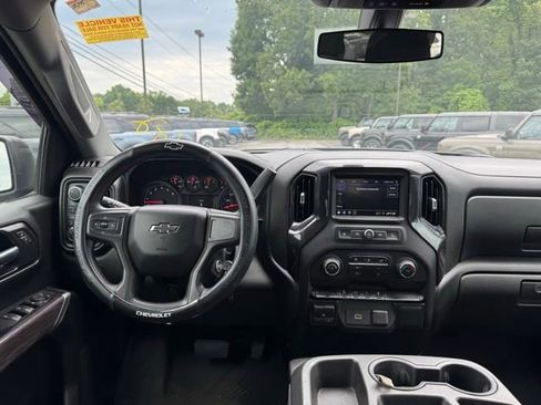 Used 2020 Chevrolet Silverado 1500 Custom Trail Boss w/ Custom Convenience Package AWD/4WD image 18