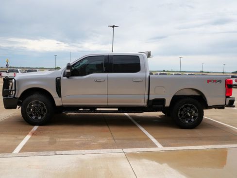 Used 2024 Ford F250 Lariat w/ Sport Appearance Package AWD/4WD image 3