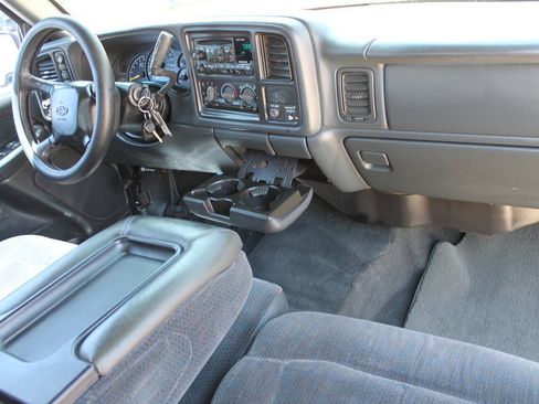 Used 1999 Chevrolet Silverado 2500 LS w/ Snow Plow Prep Pkg AWD/4WD image 29
