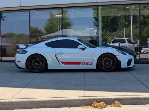 Used 2022 Porsche 718 Cayman GT4 image 8