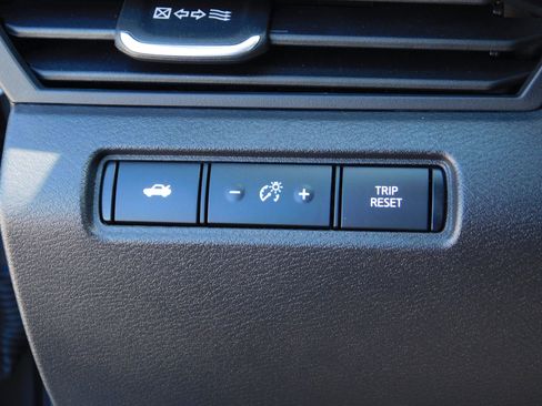 Used 2024 Nissan Altima 2.5 SV FWD image 23