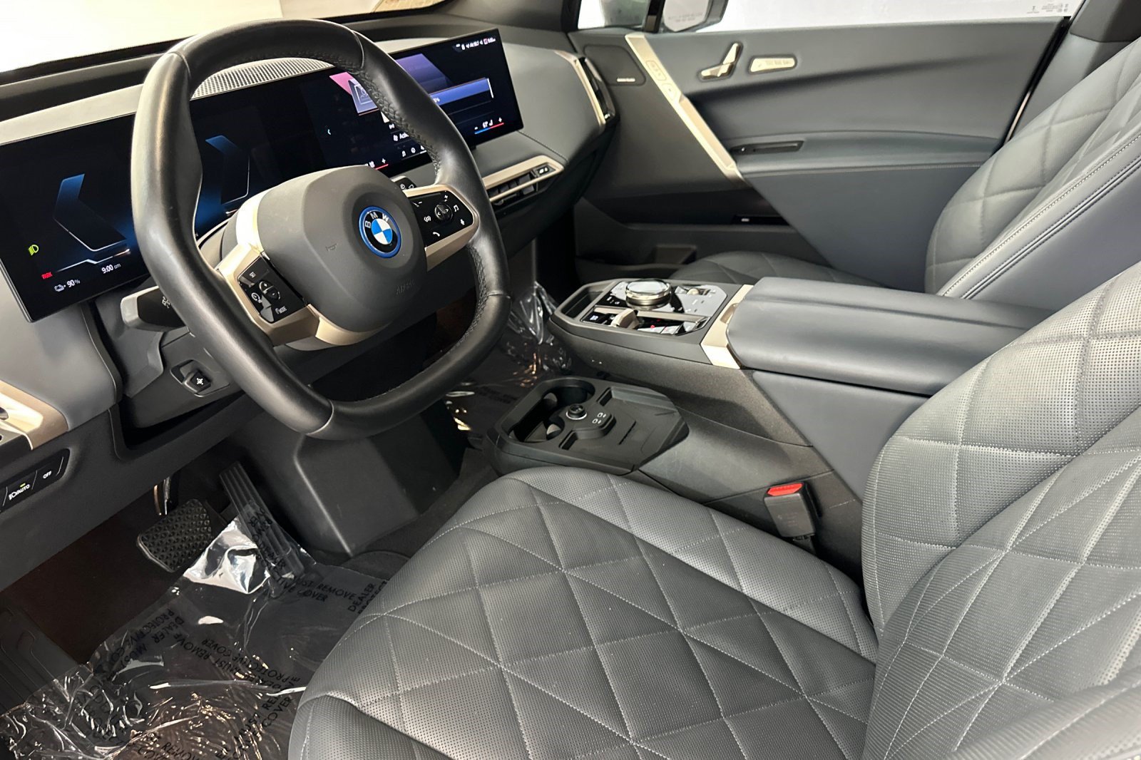 Certified 2024 BMW iX xDrive50 w/ Premium Package AWD/4WD image 4