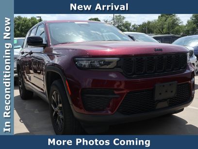 Used 2024 Jeep Grand Cherokee Altitude