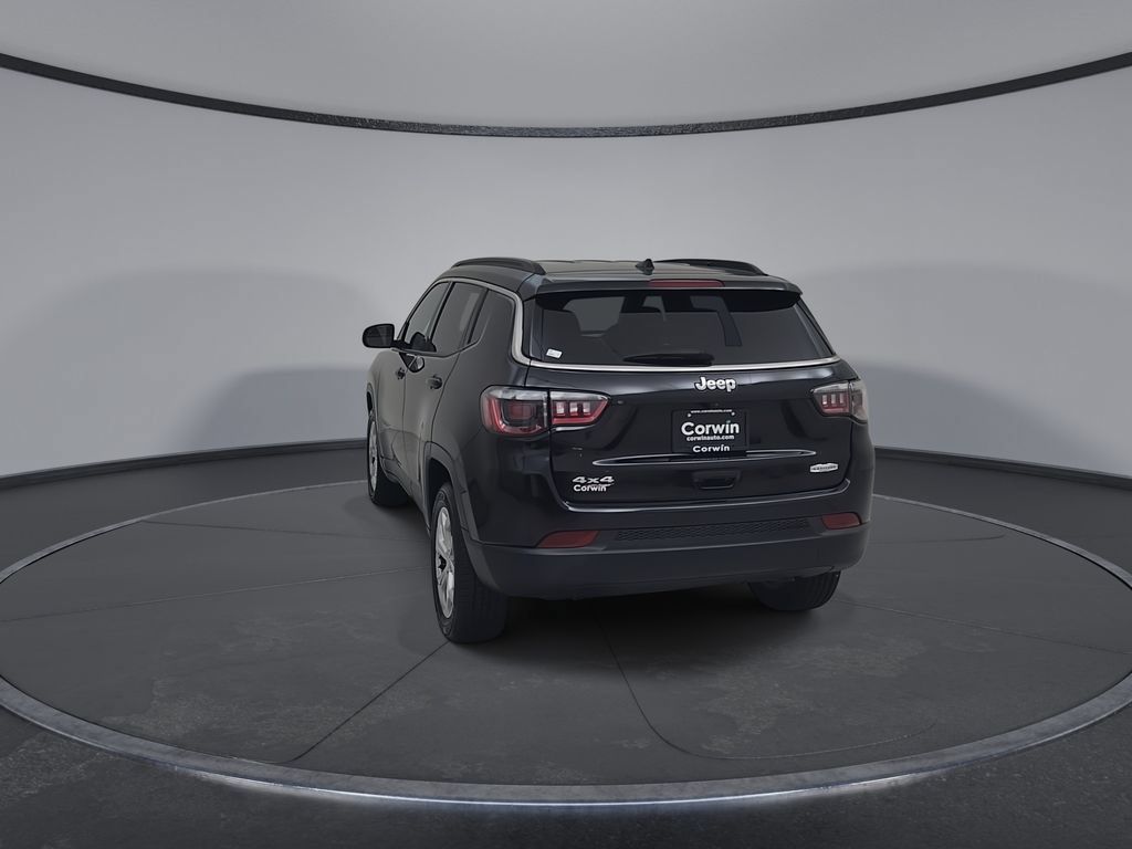 Used 2024 Jeep Compass Latitude AWD/4WD image 14