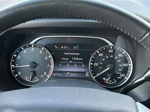 Certified 2024 Nissan Titan SV w/ SV Convenience Package image 19