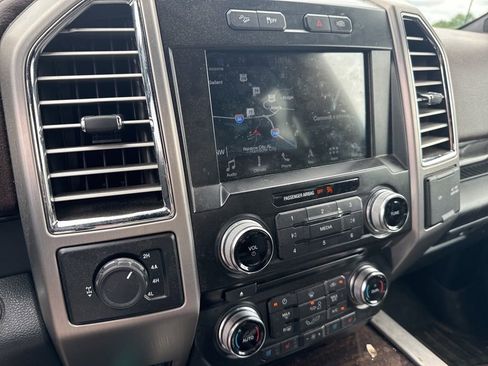 Used 2016 Ford F150 Platinum w/ Equipment Group 701A Luxury AWD/4WD image 6