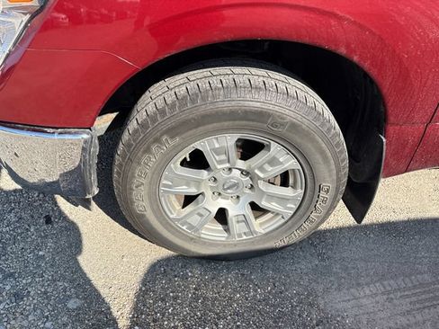 Used 2018 Nissan Titan SV AWD/4WD image 6