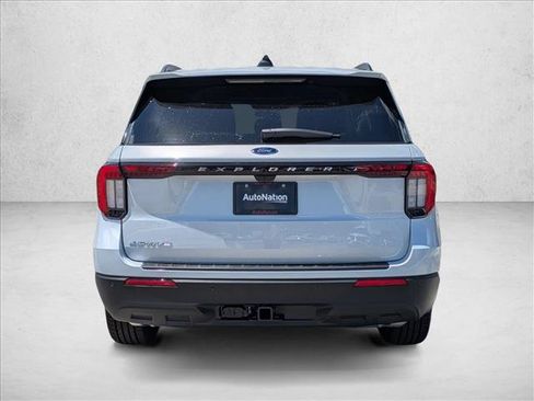 New 2026 Ford Explorer Active RWD image 9