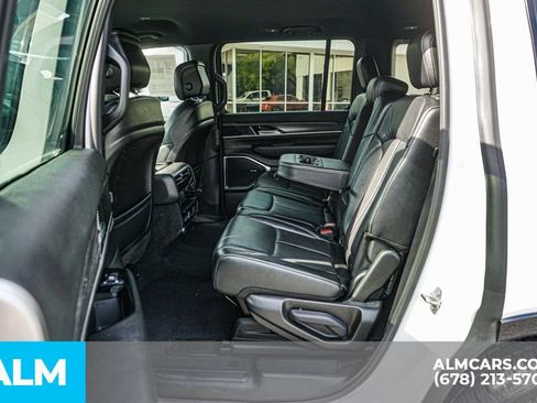 Used 2023 Jeep Wagoneer Series III w/ Preferred Equipment Group image 21