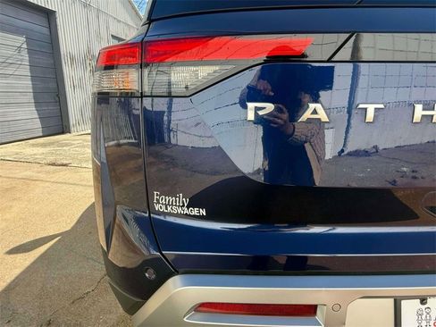 Used 2024 Nissan Pathfinder SL w/ SL Premium Package image 9
