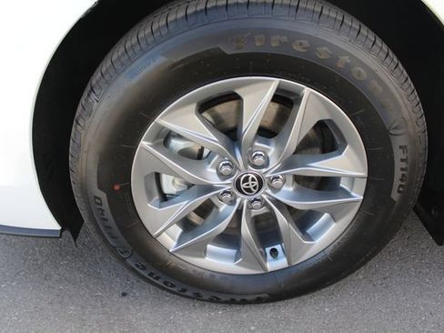 Certified 2026 Toyota Sienna XLE FWD image 20