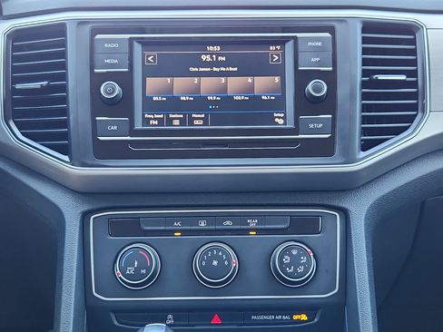 Used 2018 Volkswagen Atlas S FWD image 23