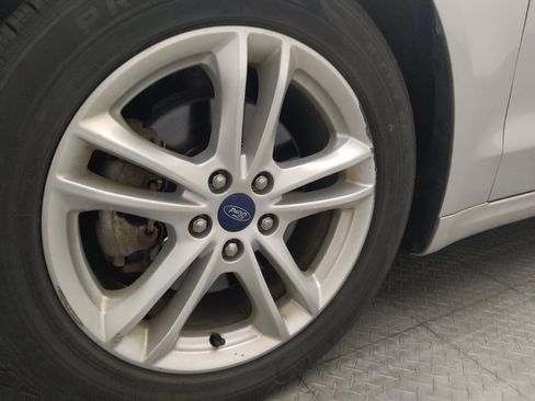 Used 2018 Ford Fusion SE w/ Fusion SE Technology Package FWD image 31