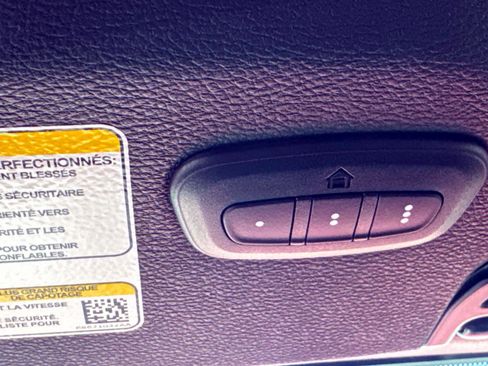 Used 2025 Jeep Wrangler Sport image 14