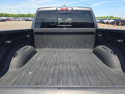 Used 2024 RAM 1500 Laramie AWD/4WD image 10