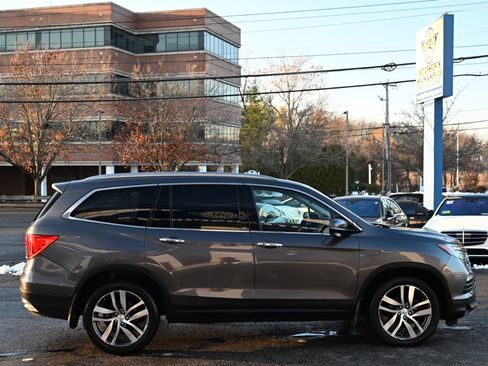 Used 2017 Honda Pilot Touring image 6