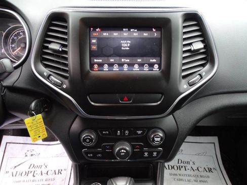 Used 2021 Jeep Cherokee Sport w/ Popular Appearance Group image 17