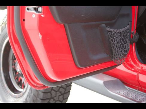 Used 2015 Jeep Wrangler Unlimited Sahara AWD/4WD image 20
