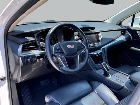 Used 2017 Cadillac XT5 Premium Luxury w/ Driver Assist Package FWD image 17