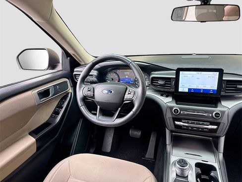 Used 2020 Ford Explorer XLT image 15