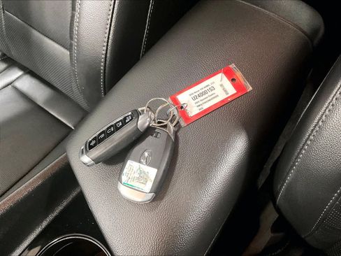 Used 2022 Hyundai Elantra Limited image 31