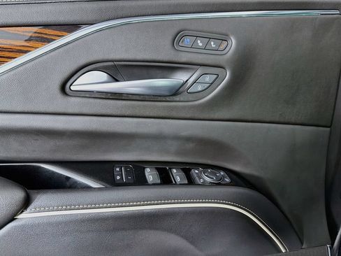 Used 2023 Cadillac Escalade Premium Luxury AWD/4WD image 38
