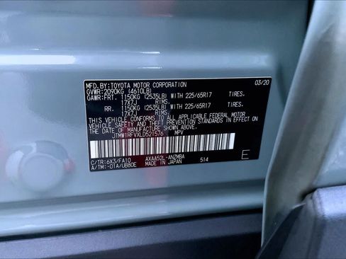 Used 2020 Toyota RAV4 XLE w/ Convenience Package FWD image 31