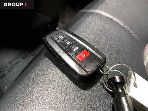 Certified 2020 Toyota Camry SE image 14