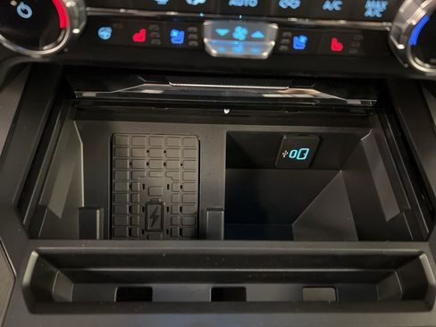 New 2026 Ford F350 Lariat w/ Black Appearance Package image 15