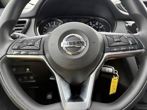 Used 2020 Nissan Rogue S AWD/4WD image 10